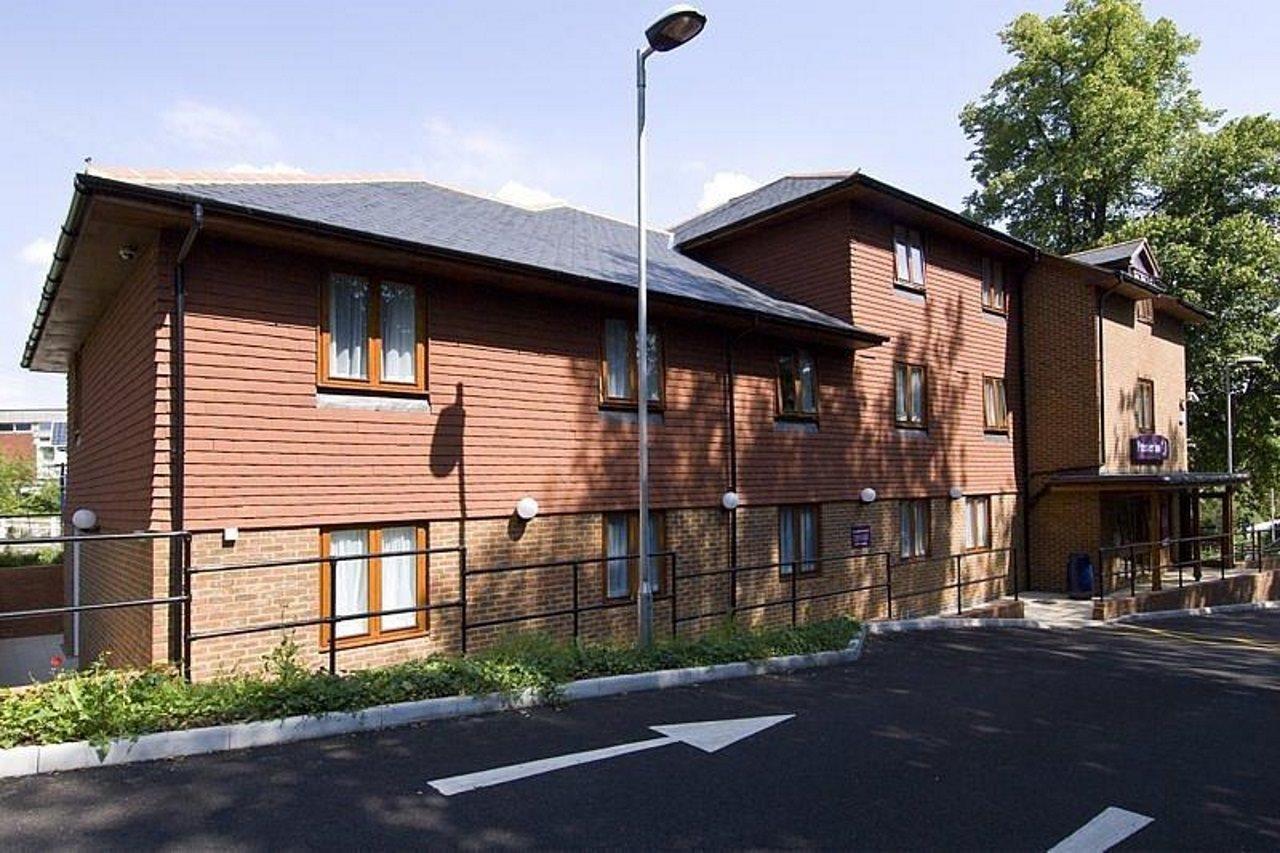 Premier Inn Portsmouth Horndean Bagian luar foto