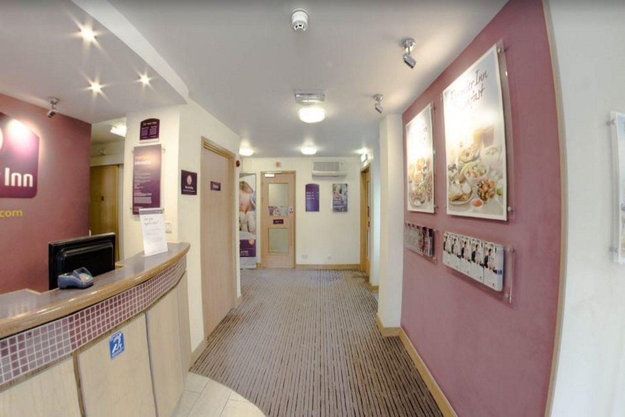 Premier Inn Portsmouth Horndean Bagian luar foto