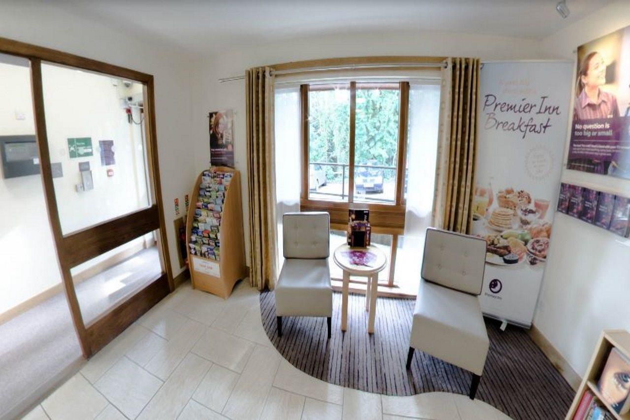 Premier Inn Portsmouth Horndean Bagian luar foto