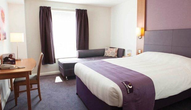 Premier Inn Portsmouth Horndean Bagian luar foto